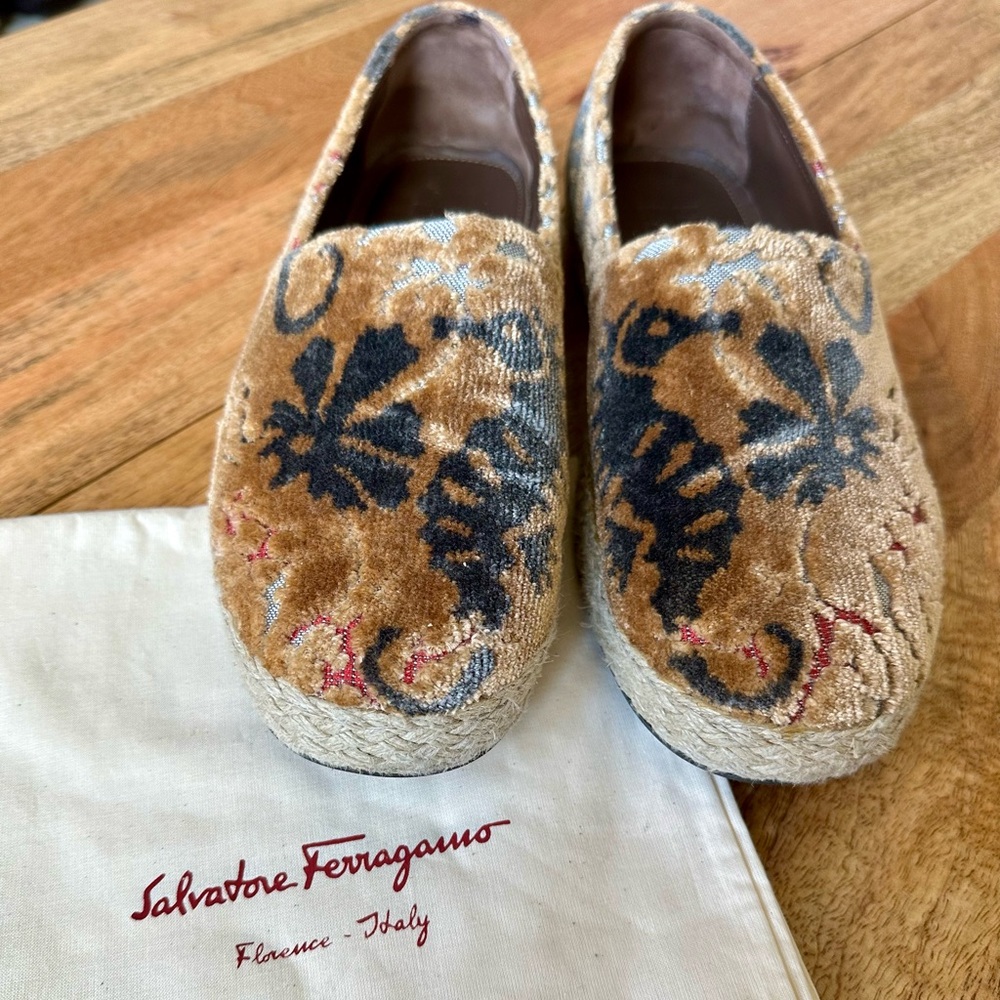 Men’s Salvatore Ferragamo Velvet Seahorse Espadrilles. Multicolored. Size 8M IT